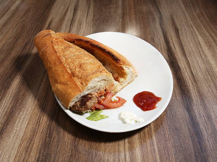 Ekmek Arası Köfte