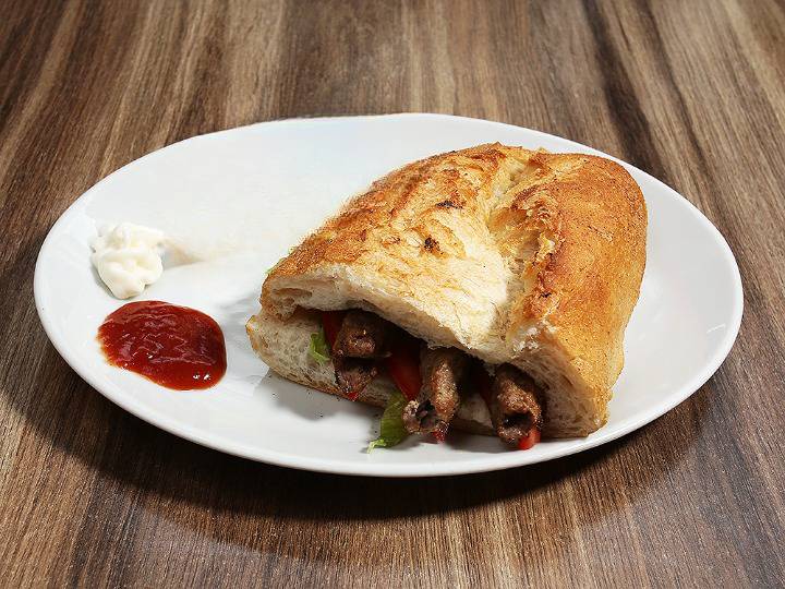 Ekmek Arası Şiş Köfte